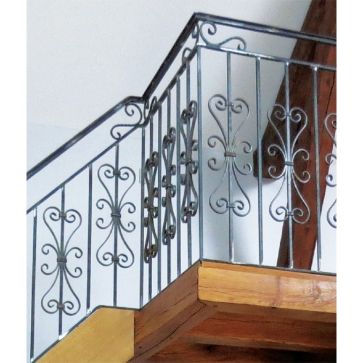 Barreau aluminium hauteur 1000mm 14x14mm avec volutes 14x5mm