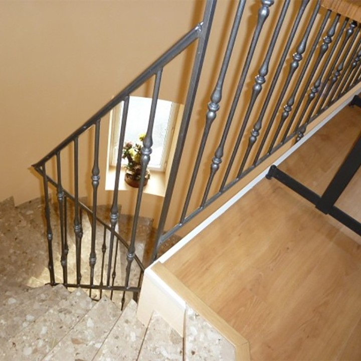 Balustre droit grenaillé facettes hauteur 1000mm ø12 motif 44mm
