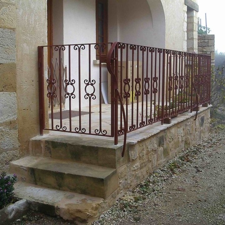 Balustre avec extrémités forgées droites pattes d'oies 900x130mm
