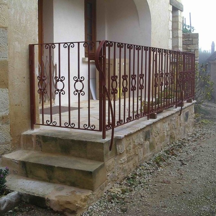 Balustre avec extrémités forgées droites demi volutes 900x130mm