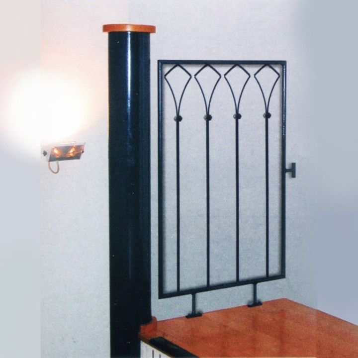 Balustre façon gothique hauteur 1400 carré 14x14mm motif 110x200