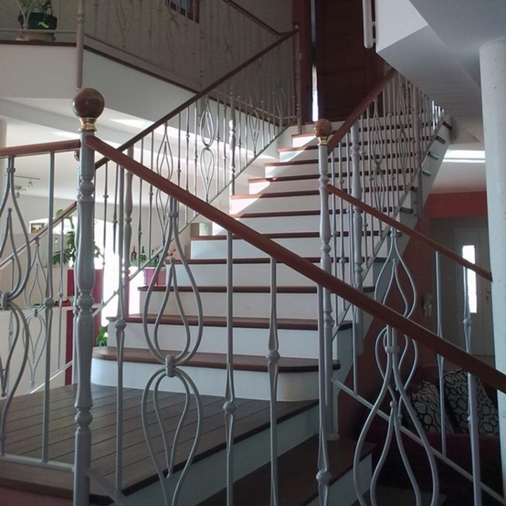 Balustre art déco lisse 1000mm composé de deux raquettes ø10mm