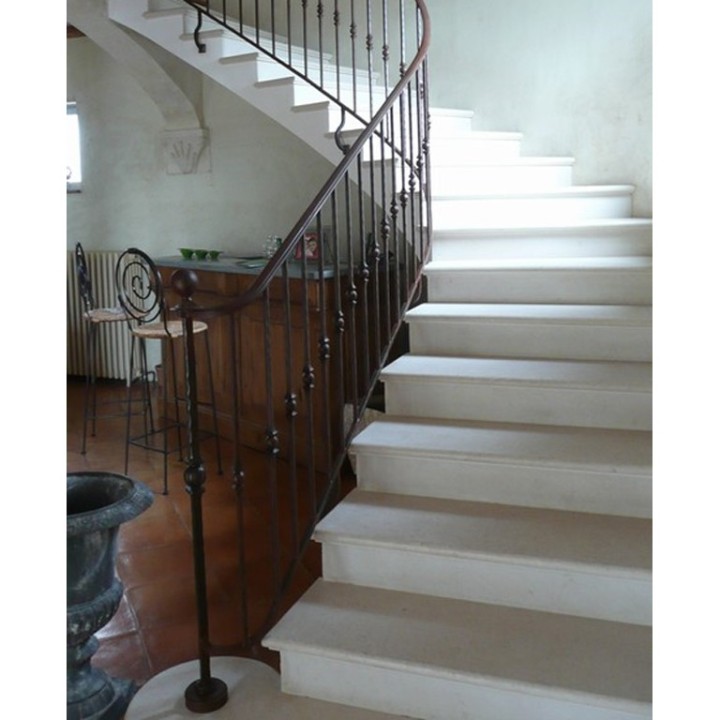 Balustre 1000mm en acier forgé martelé 4 faces et 1 motif forgé