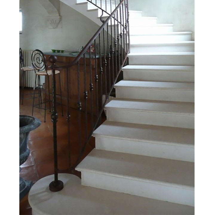 Poteau acier carré 25x25mm hauteur 1200mm motif central forgé