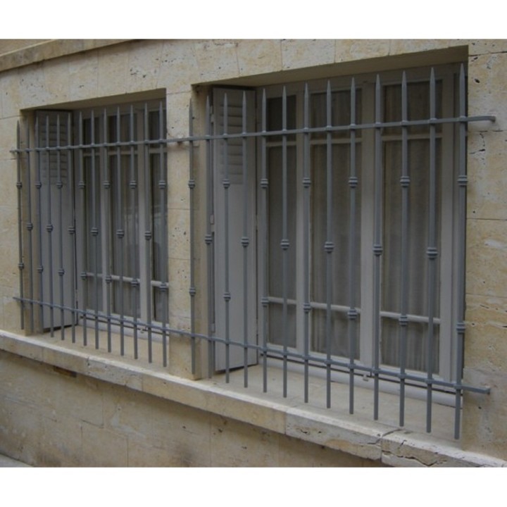 Barres carrées à trous carrés droits renflés longueur 0,7m à 2m