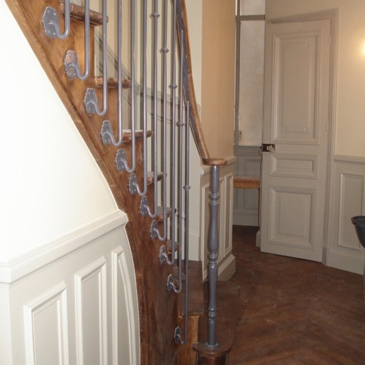 Rosace décorative en acier Ø 90mm percé trou central Ø14,5mm