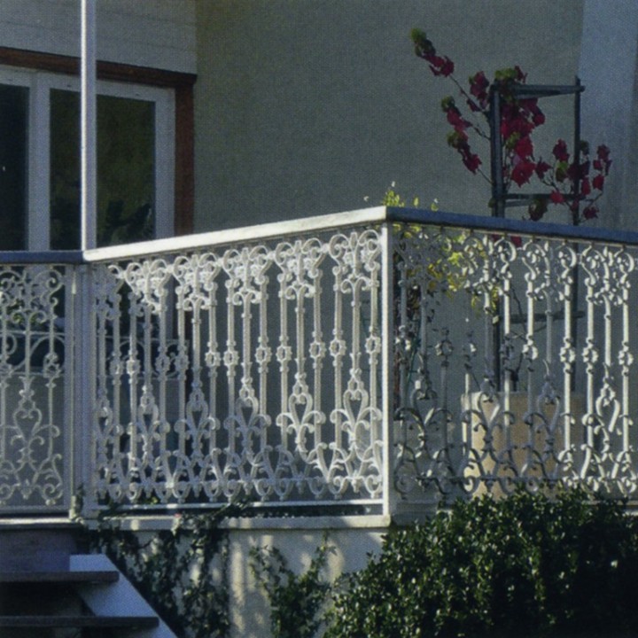 Balustre en fonte décorative hauteur 900x280mm avec inserts acier