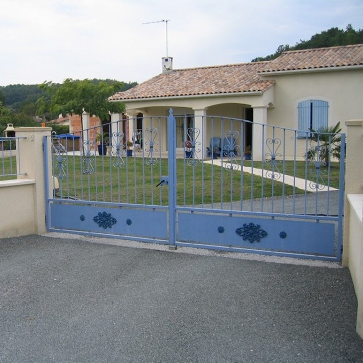 Balustre 900mm lisse 12x12mm avec quatre volutes 12x6mm