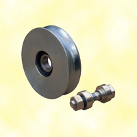Roulette acier 120mm  gorge en U pour portails coulissants