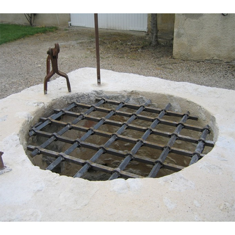 Barres 16x16mm 14 trous renfls 16x16mm losanges pour clotures et grilles de dfenses